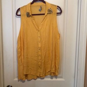 Women’s Sleeveless American Rag Blouse